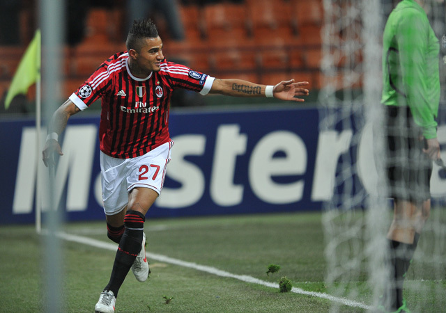 Kevin-Prince Boateng ünnepli a gólját a Milan-Arsenal Bajnokok Ligája mérkőzésen 2012-ben.