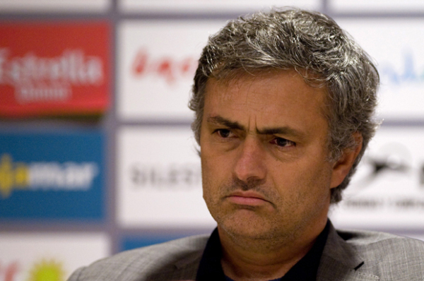 José Mourinho a Real Madrid vezetőedzője bosszúsan az Almería elleni döntetlen után a sajtótájékozatón.