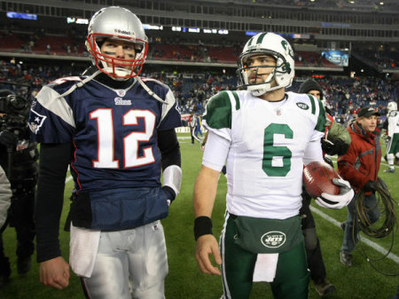 Tom Brady és Mark Sanchez a New England-New York Jets rájátszásmeccs után
