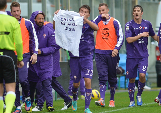 Adem Ljajic ünnepli a gólját a Fiorentina-Lazio mérkőzésen a Serie A-ban 2012-ben.