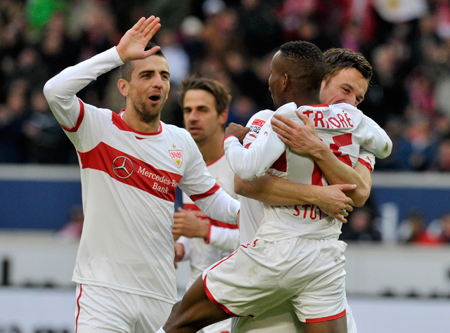 A VfB Stuttgart játékosai ünneplik az Eintracht Frankfurt ellen szerzett góljukat