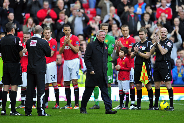 Győzelemmel ünnepelte "színrelépésének" 25. évfordulóját Sir Alex Ferguson, a Manchester United vezetőedzője, miután tanítványai 1-0-ra legyőzték a vendég Sunderlandet