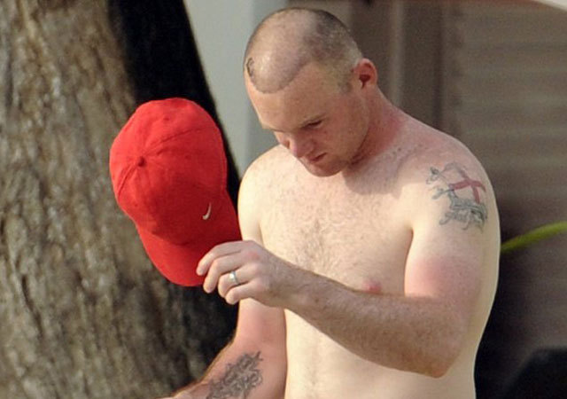 Rooney serkenő tincseit is megmutatta 