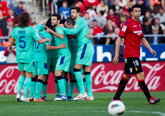 A Barcelona játékosai ünneplik a góljukat a Mallorca elleni mérkőzésen a Primera Divisiónban 2012-ben.