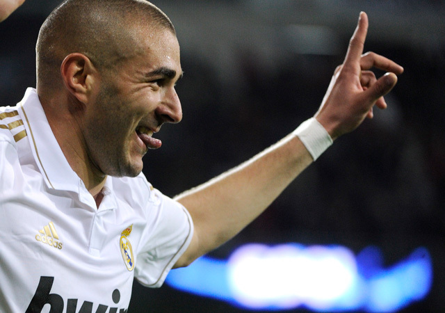Karim Benzema örül a Real Sociedad ellen szerzett góljának a Real Madridban 2012-ben.