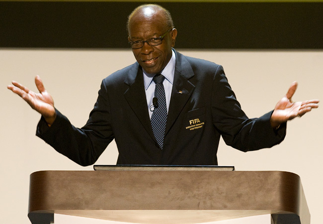Jack Warner, a FIFA alelnöke beszél egy konferencián